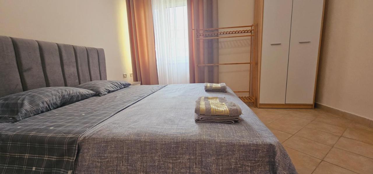 New Bazaar Side Bliss 2 Bed Room Apt With Free Garage 티라나 외부 사진