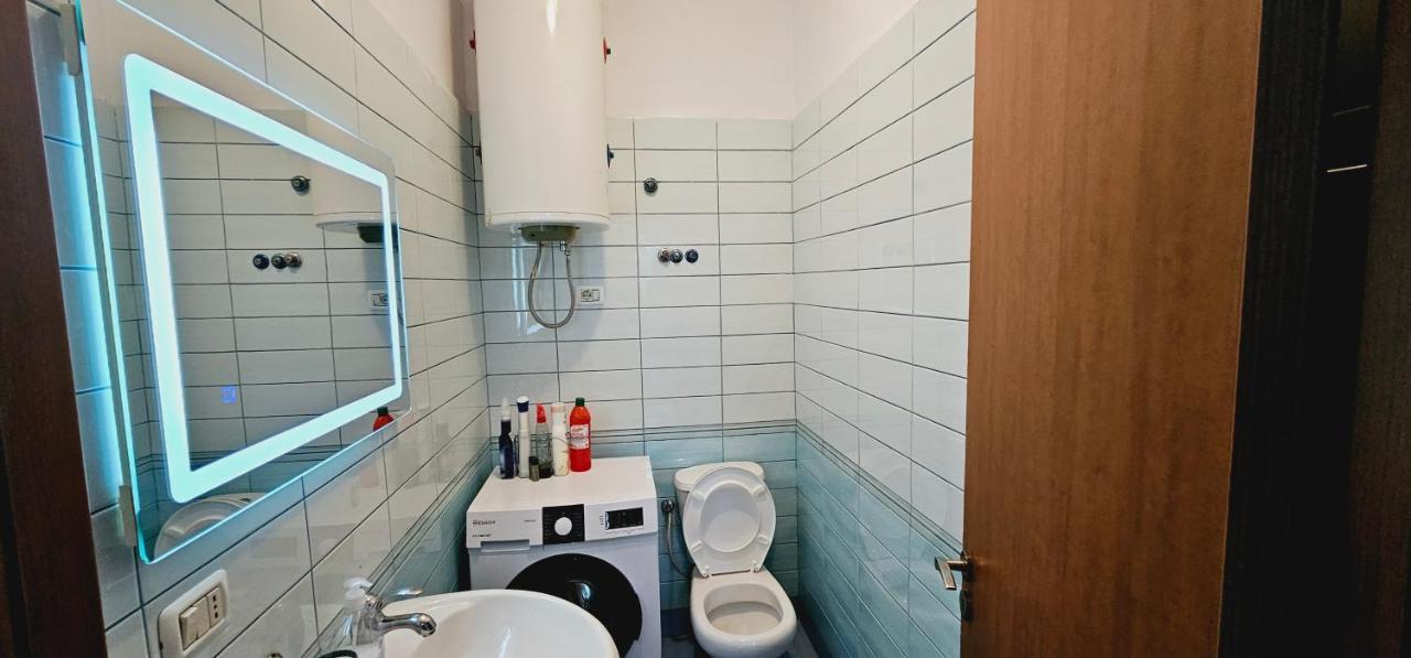 New Bazaar Side Bliss 2 Bed Room Apt With Free Garage 티라나 외부 사진