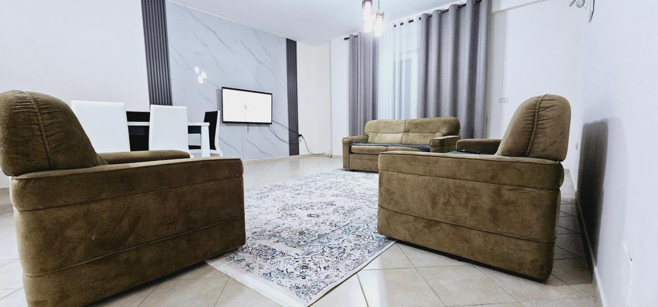 New Bazaar Side Bliss 2 Bed Room Apt With Free Garage 티라나 외부 사진