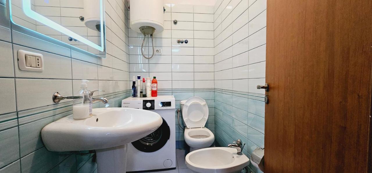 New Bazaar Side Bliss 2 Bed Room Apt With Free Garage 티라나 외부 사진