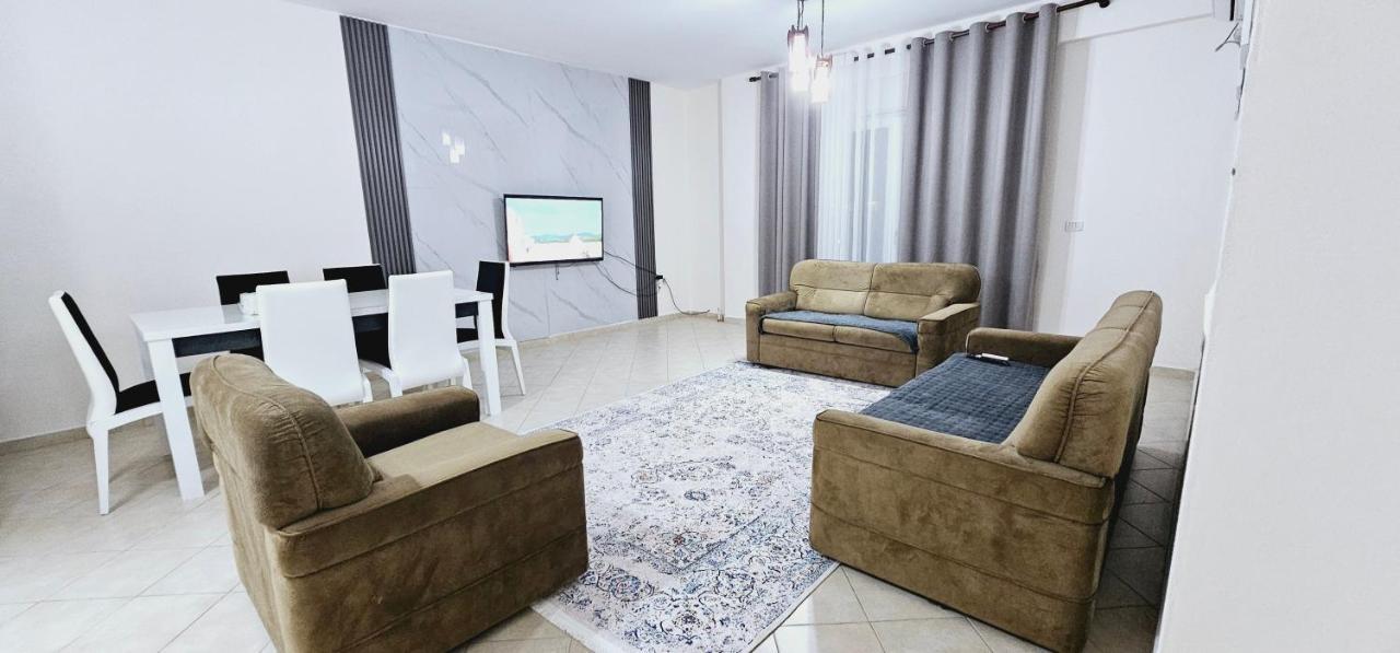 New Bazaar Side Bliss 2 Bed Room Apt With Free Garage 티라나 외부 사진